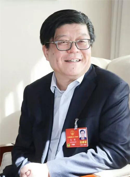 “职工热议两会 期待生活更好”—— 今年会集团 孙刚